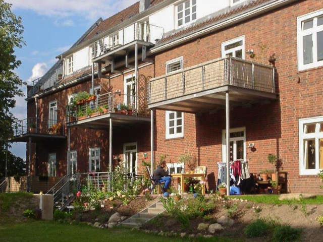 Stade-Ottenbeck großzügige Wohnung mit eigenen Garten